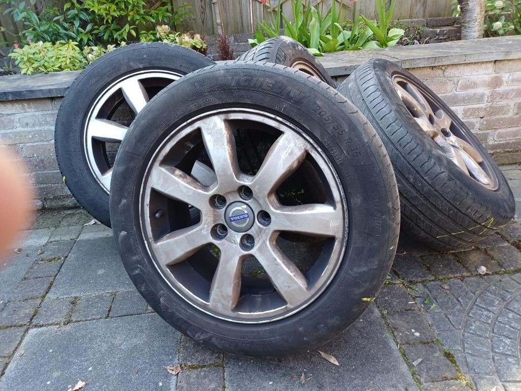 Volvo velgen 16 inch met zomerbanden 205/55R16, Ophalen, Gebruikt, Velg(en), 16 inch