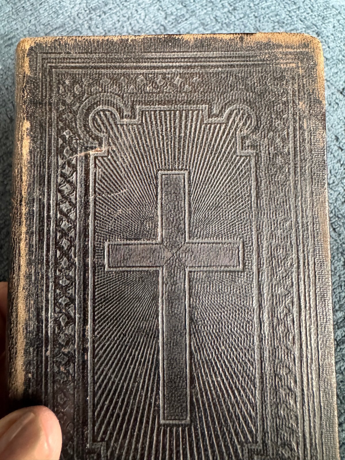 Oud gebedenboekje "Kruisweg" met lederen kaft, Antiek en Kunst, Antiek | Boeken en Bijbels, Ophalen of Verzenden
