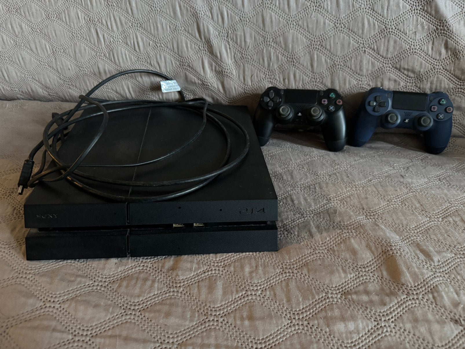 PlayStation 4 slim, Ophalen, Zo goed als nieuw, Met 2 controllers, Slim