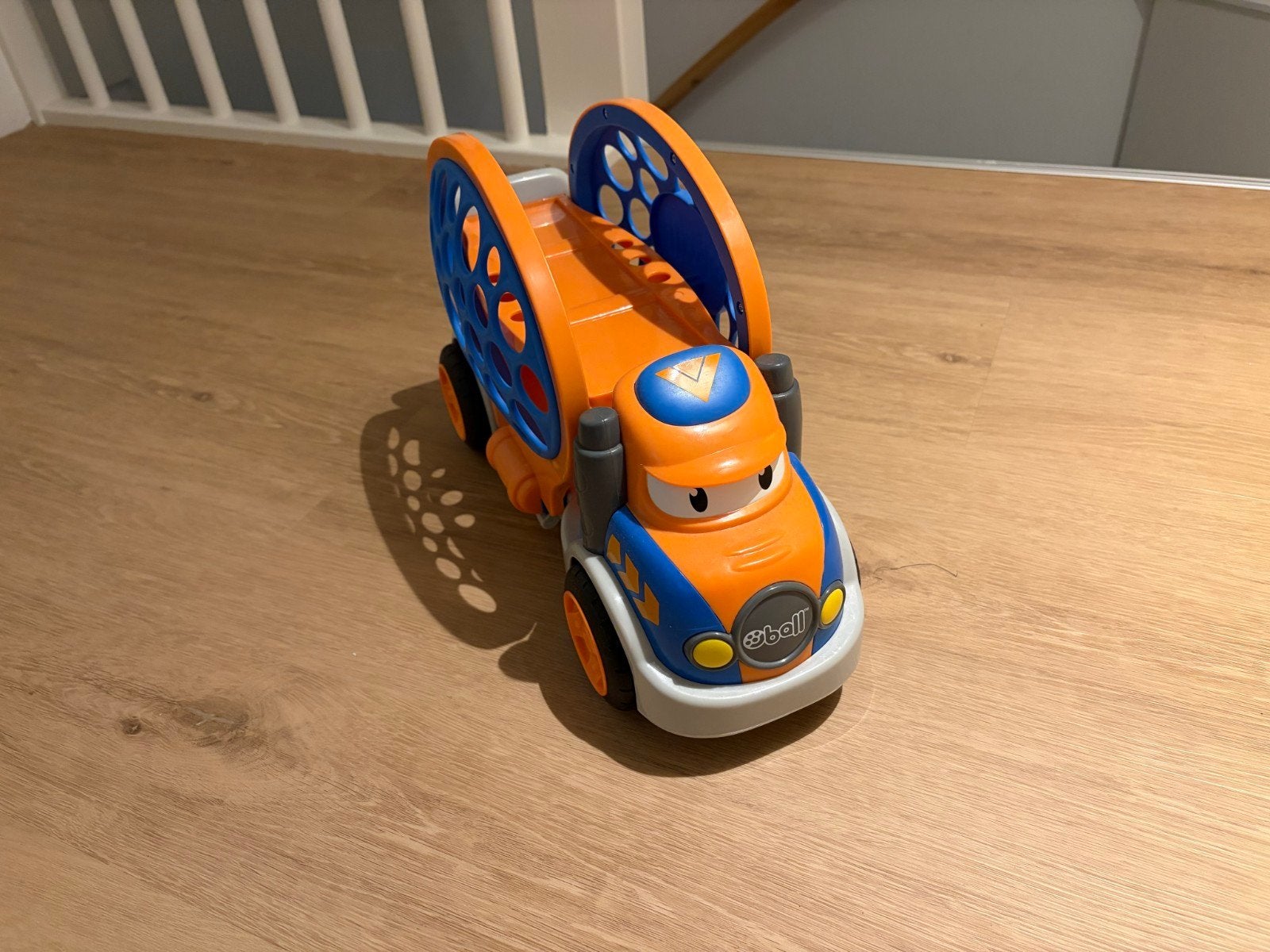 Oball vrachtwagen - zijlader voor auto's, Ophalen