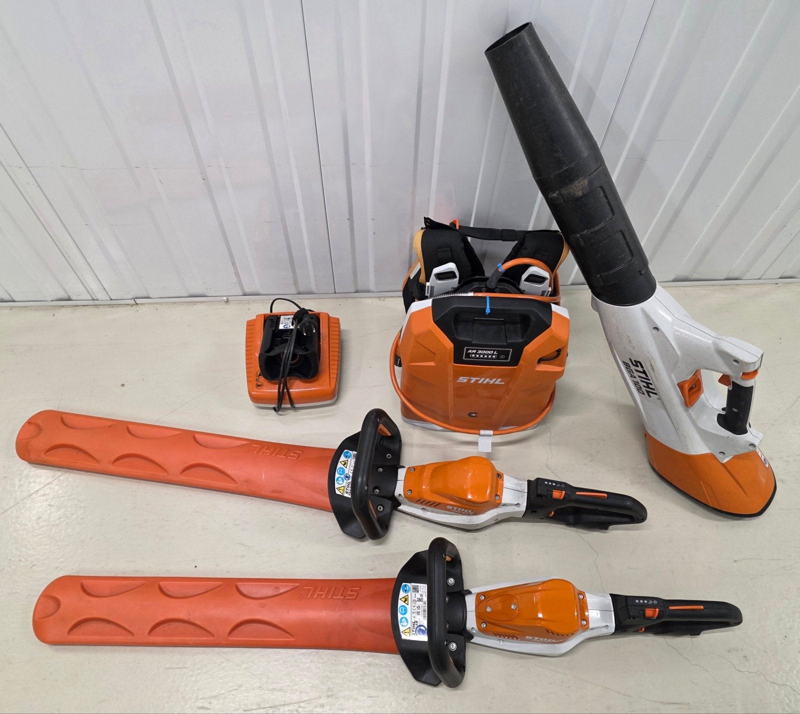 Stihl Accu Set: Bladblazer, 2x Heggenschaar, Accu & Lader, Ophalen, Gebruikt, Elektrisch, Stihl