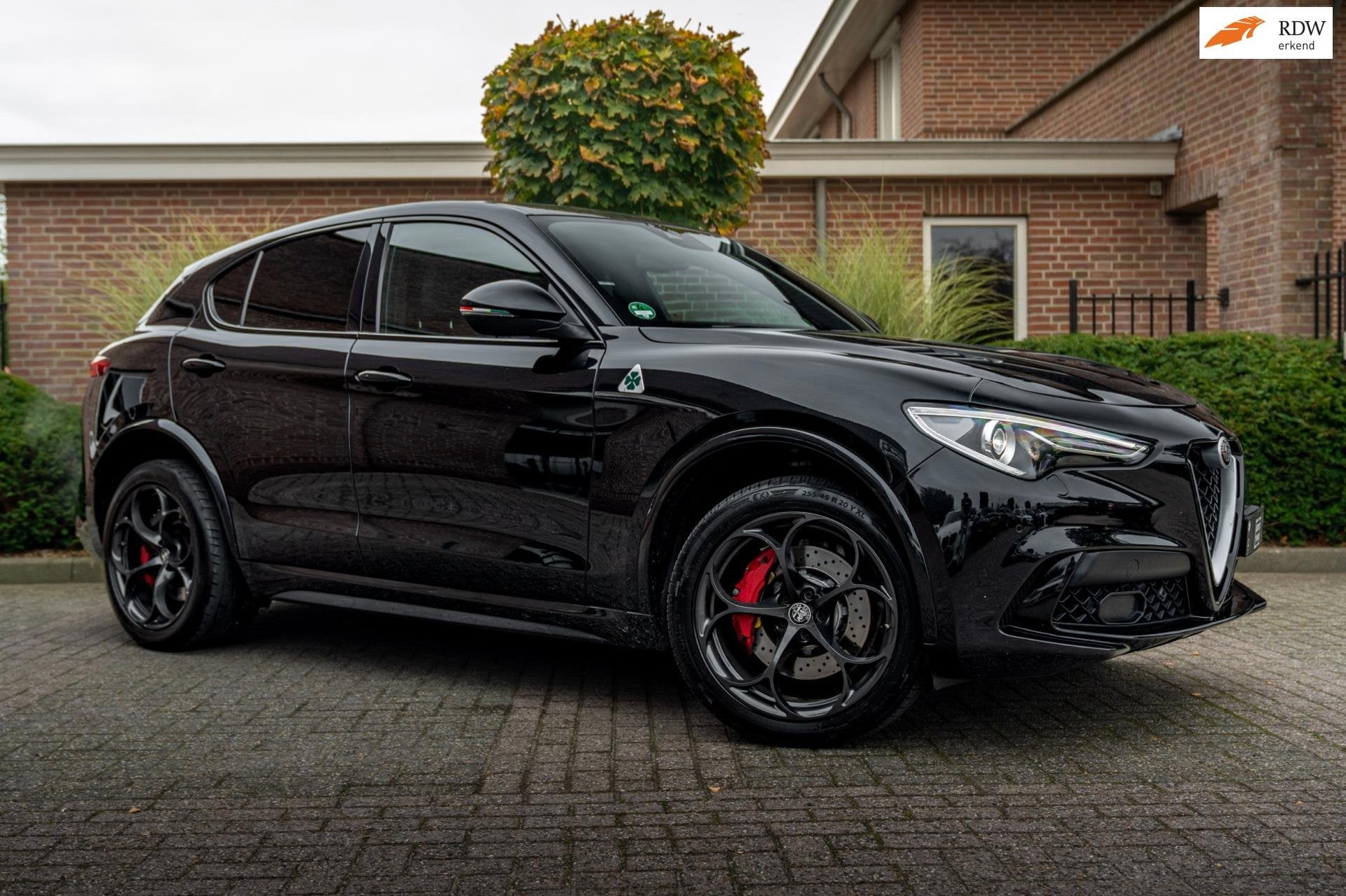 Alfa Romeo Stelvio 2.9 V6 AWD Quadrifoglio 510 PK Adaptive C, Automaat, Gebruikt, 510 pk, Zwart