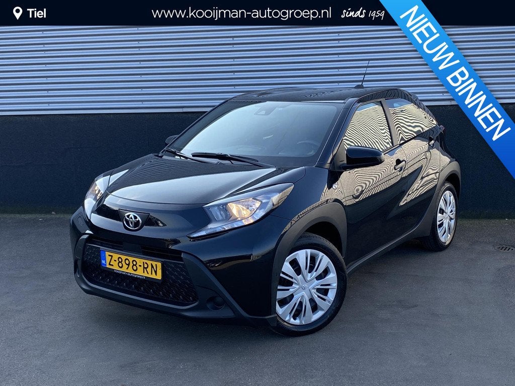 Toyota Aygo X 1.0 VVT-i MT Play Nette Nederlandse auto, acht, Gebruikt, 920 kg, 4 stoelen, Zwart