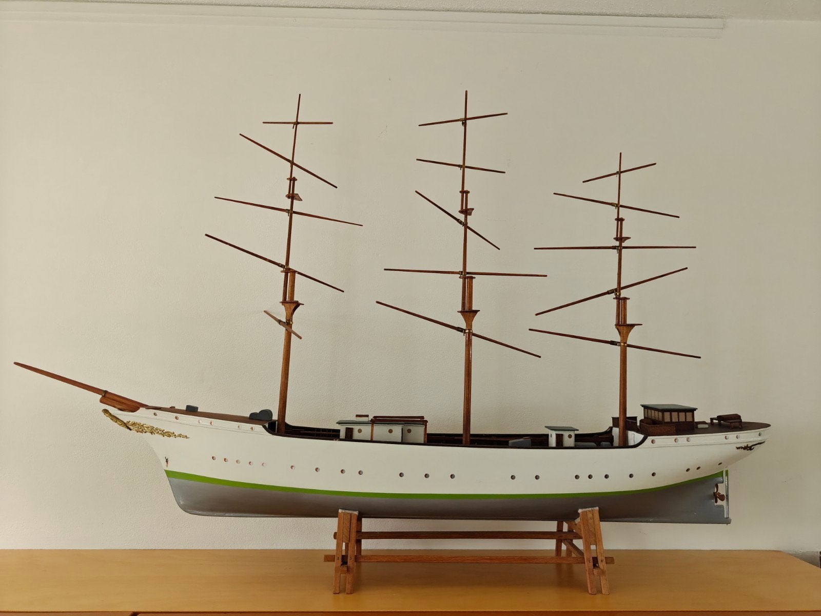 Scheepsmodel 95 cm lang x 65 cm hoog, Ophalen