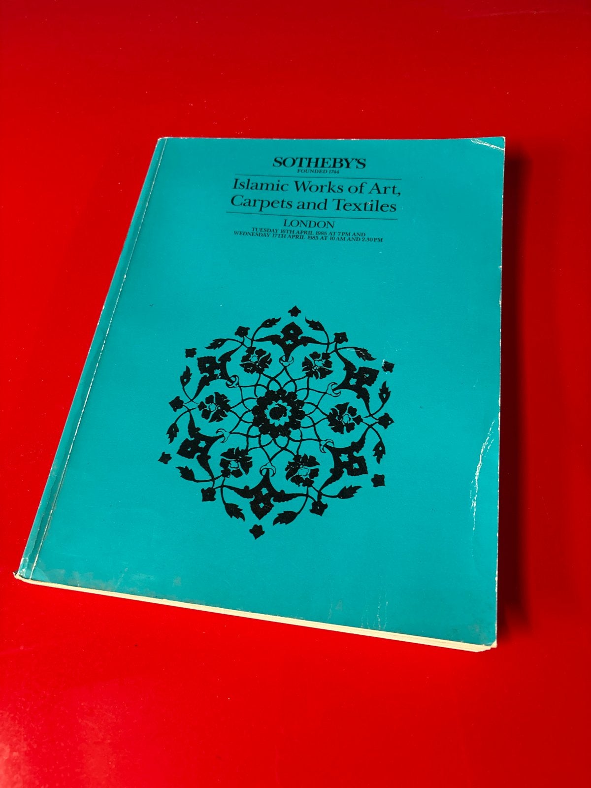 Sotheby's Catalogus Islamitische Kunst, Tapijten, Textiel, Boeken, Ophalen of Verzenden, Gelezen, Catalogus