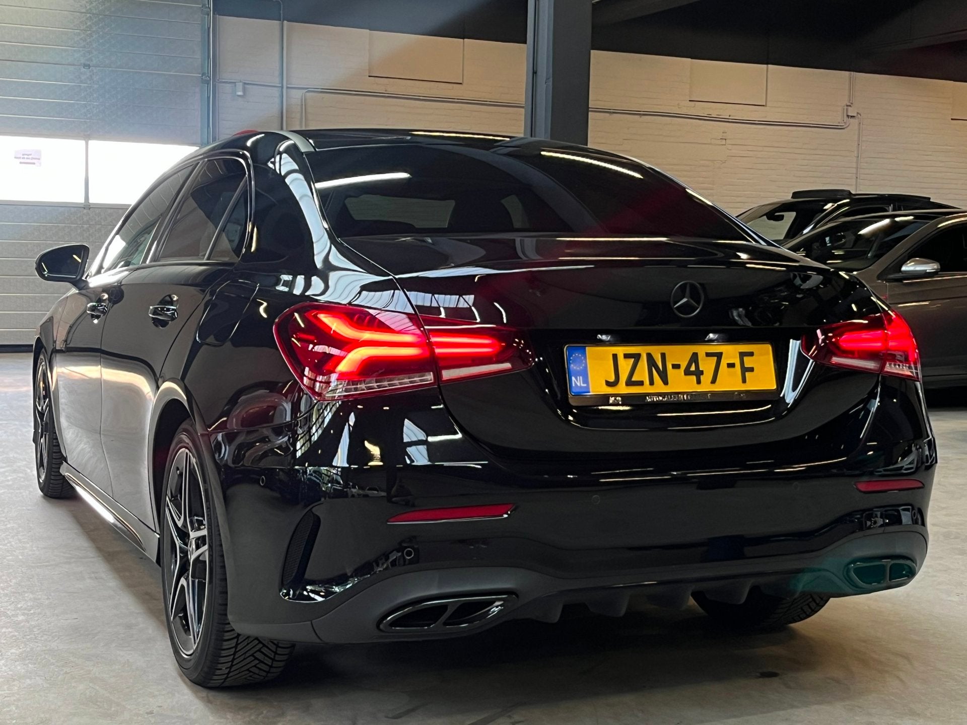 Mercedes-Benz A-klasse 200 Business Solution Luxury AMG Line, Auto's, Mercedes-Benz, Gebruikt, 4 cilinders, 1290 kg, Leder en Stof