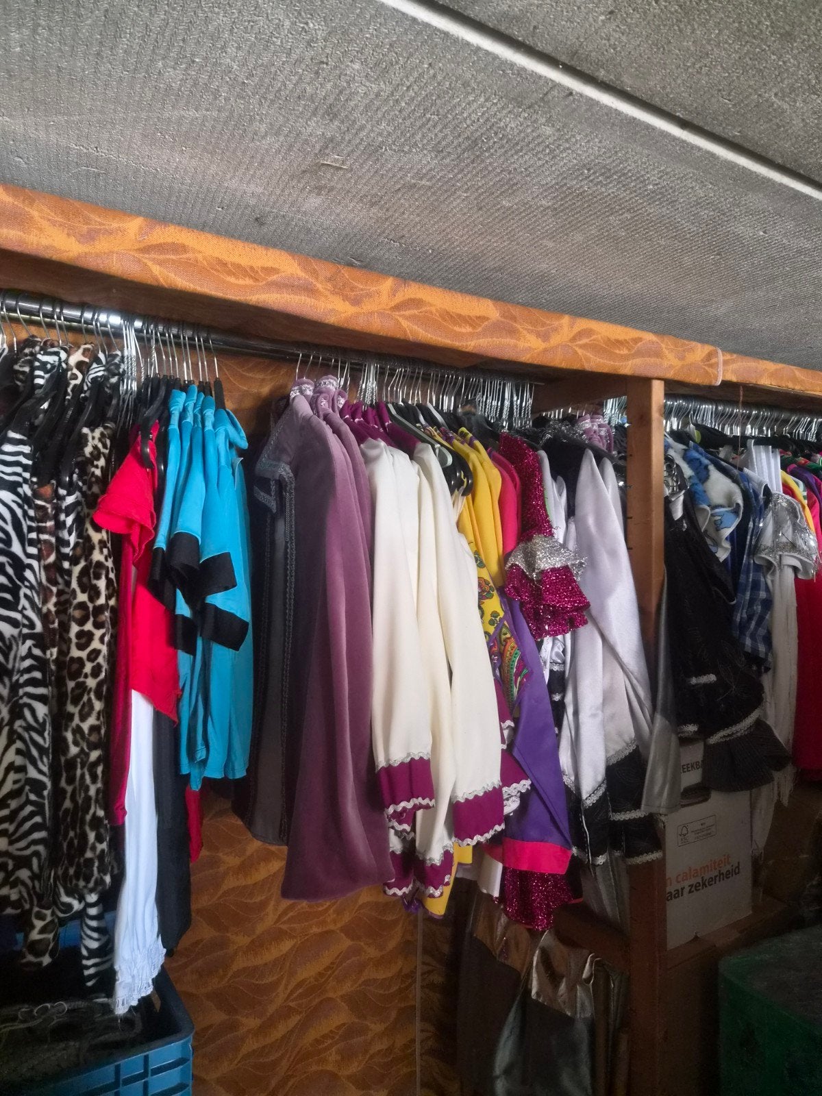 Grote partij carnavalskleding en accessoires, Ophalen, Nieuw, Maat 38/40 (M), Carnaval