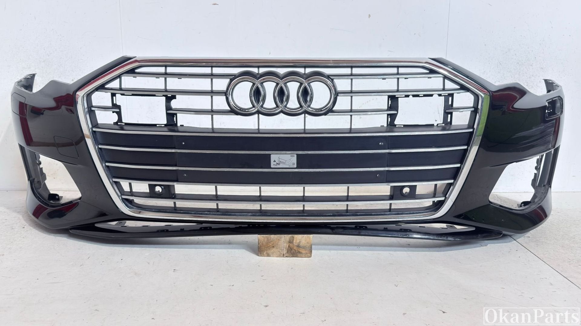 Audi A6 4K C8 voorbumper 4K0807437A, Auto-onderdelen, Gebruikt, Voor, AUDI AG, Auto-Union-Strasse 1
85045  Ingolstadt, DE
