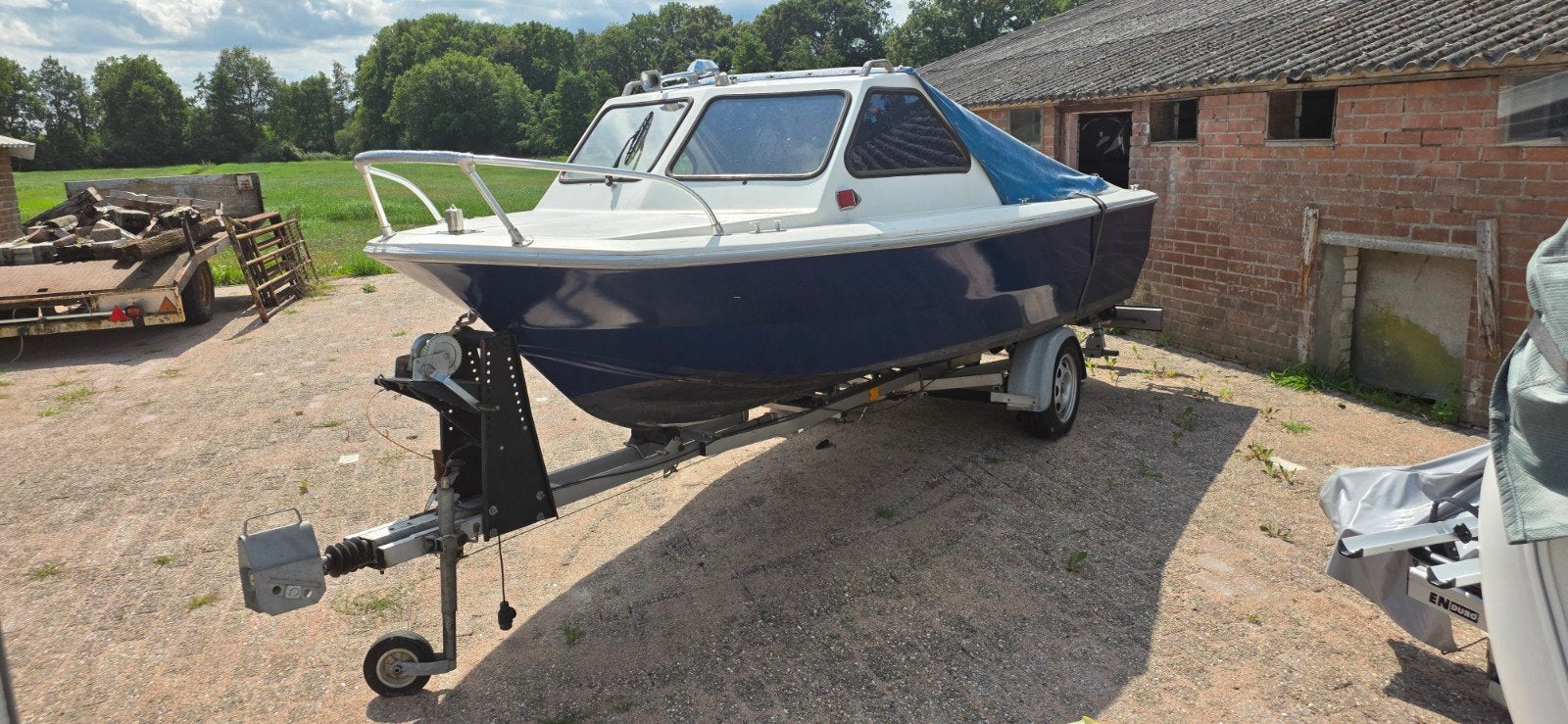 Compacte Kajuitboot met Buitenboordmotor en Trailer, Watersport en Boten, Benzine, Overige merken, Gebruikt, Kajuitboot