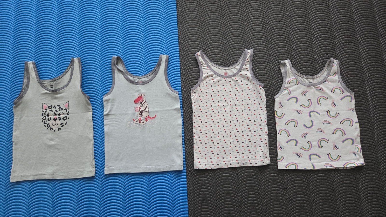 4 onderhemden/hemdjes maat 98/104 - regenboog, dino, stipjes, Nacht- of Onderkleding, Gebruikt, Jongen of Meisje, Ophalen of Verzenden