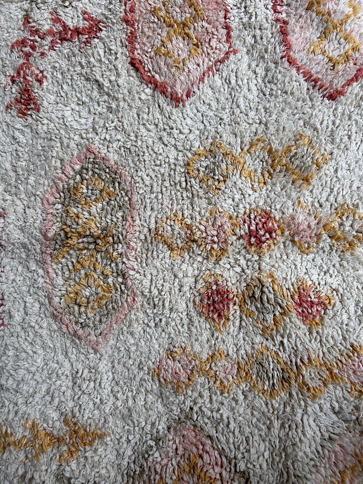 Vloerkleed Kwantum - Crème met roze/gele patronen, Kinderkamer - kleur, Ophalen of Verzenden, Zo goed als nieuw, Crème