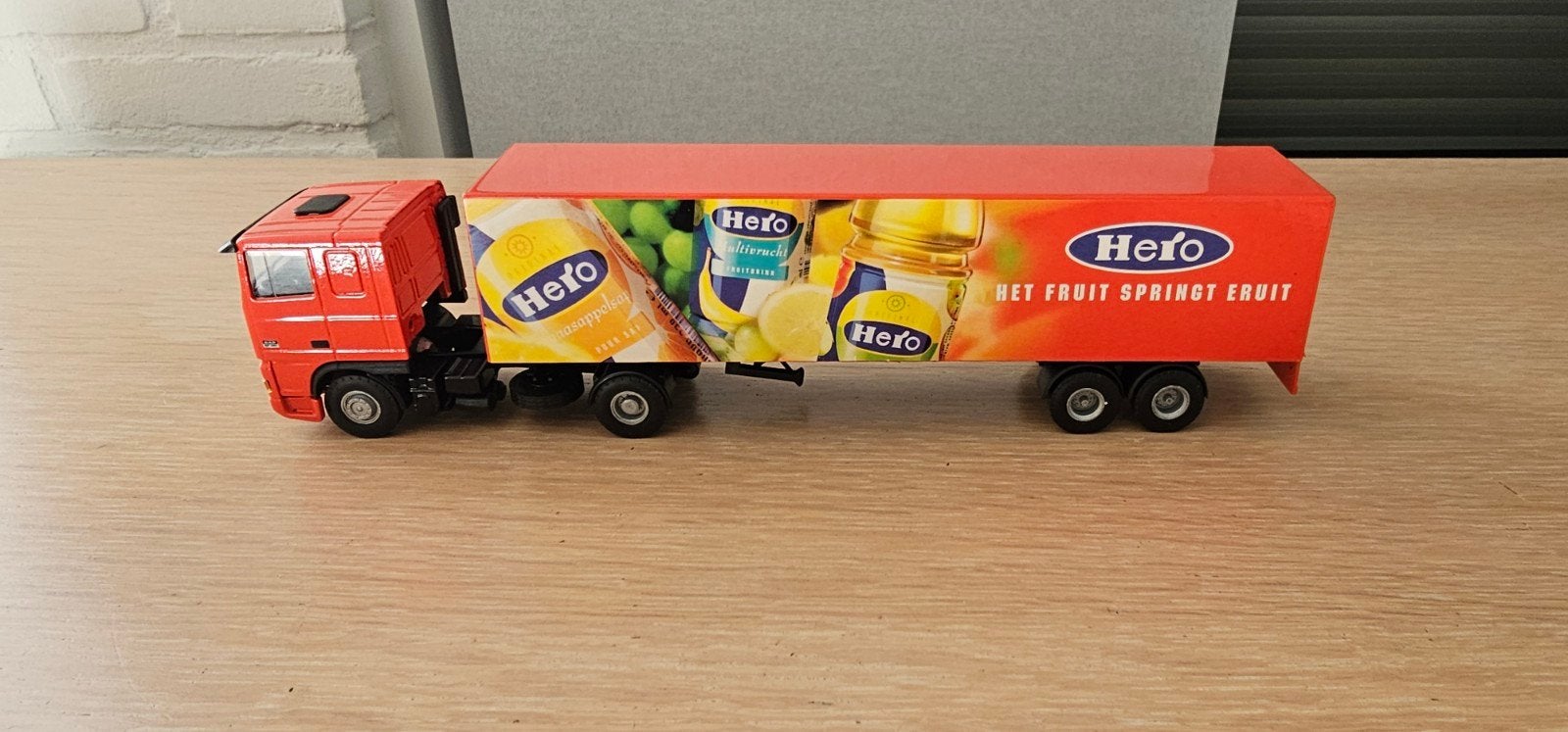 TE KOOP MOOIE LIONTOYS DAF 95 XF HERO SCHAAL1:50

SCHAAL1:50, Ophalen of Verzenden, Zo goed als nieuw, Bus of Vrachtwagen, Lion Toys