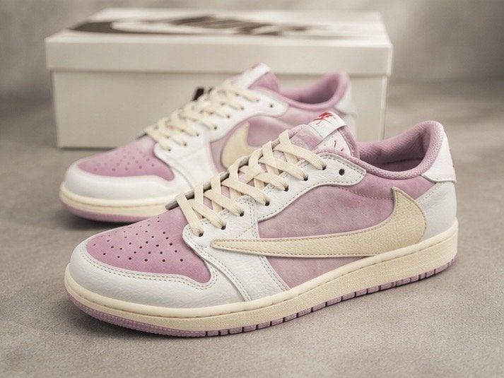 Nike Air Jordan 1 Low Travis Scott, Kleding | Dames, Schoenen, Overige kleuren, Nieuw, Ophalen of Verzenden, Sneakers of Gympen