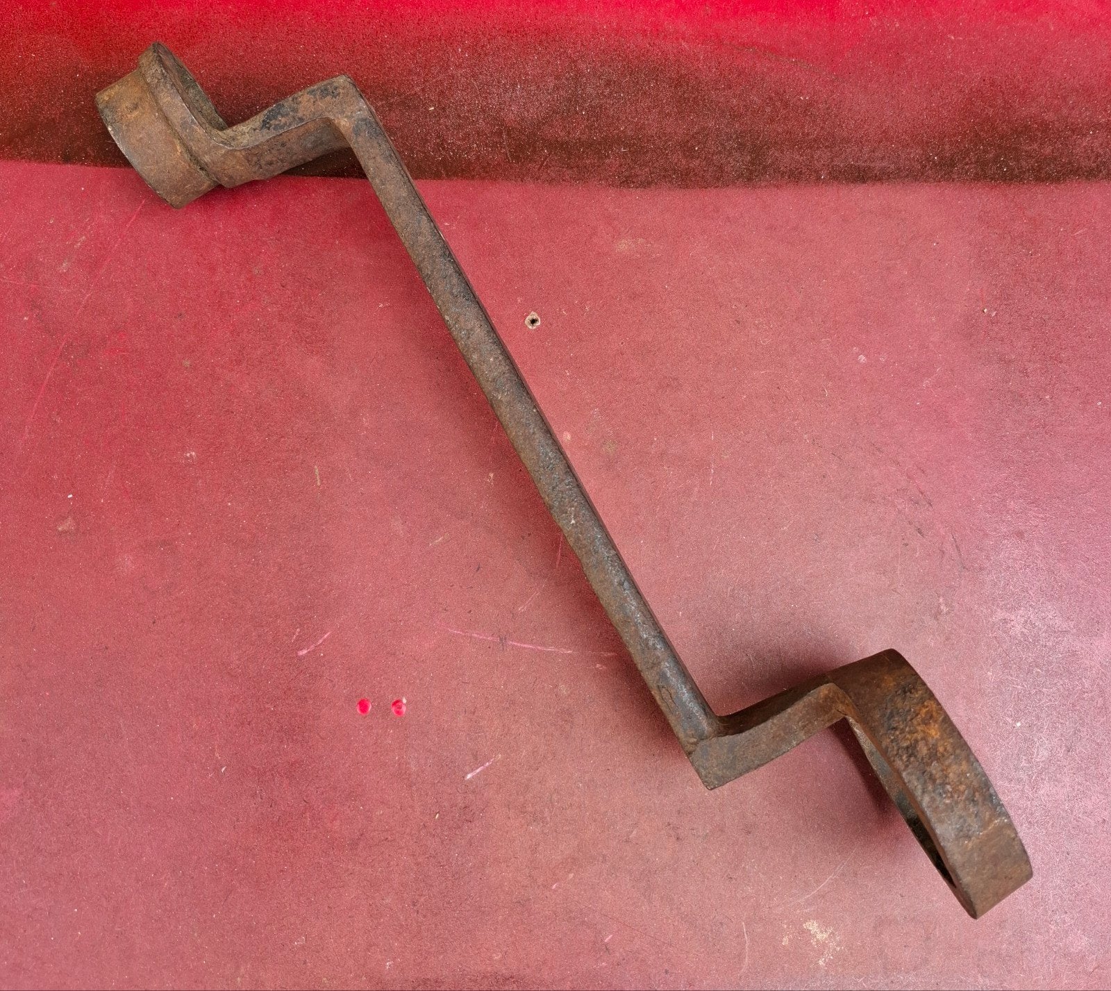 Ringsleutel. Gesmeed.  Antiek.  32 cm. 27/37 mm., Ophalen