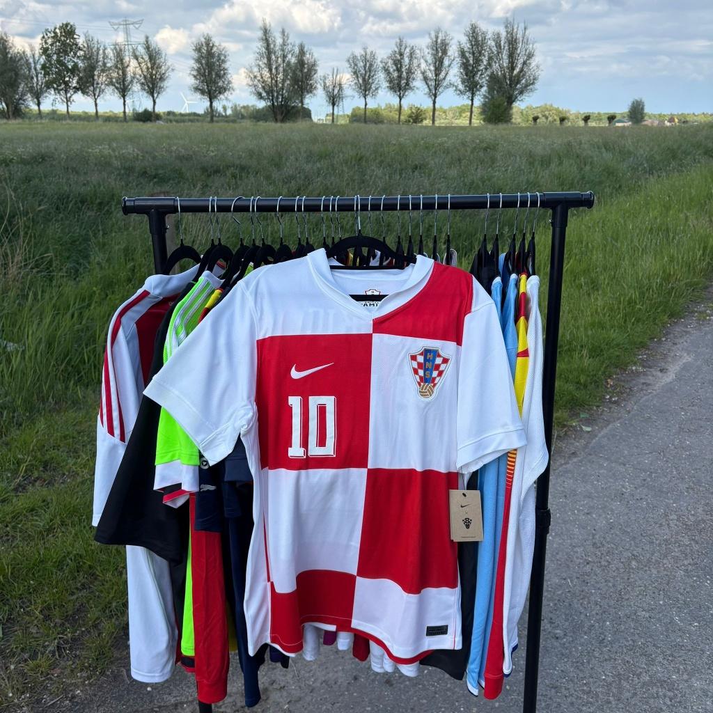 Origineel Croatië 2024-25 Thuis shirt - Modric #10 - Maat L, Maat 52/54 (L), Overige kleuren, Nike, Nieuw
