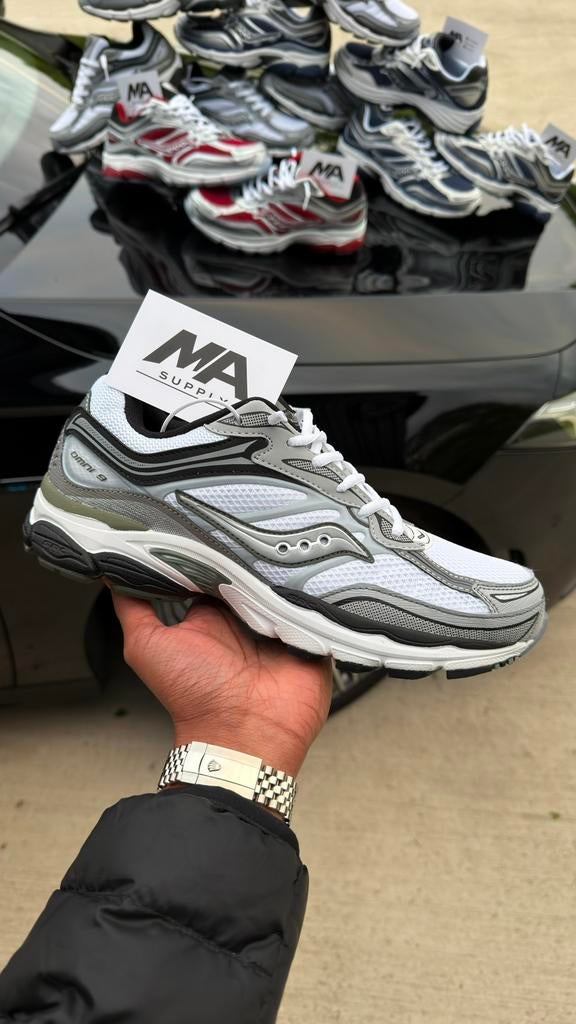 ⚠️ Sauconi Omni 9 Olive Green, 👟🫒⚪️, Ophalen of Verzenden, Nieuw, Overige kleuren, Sportschoenen