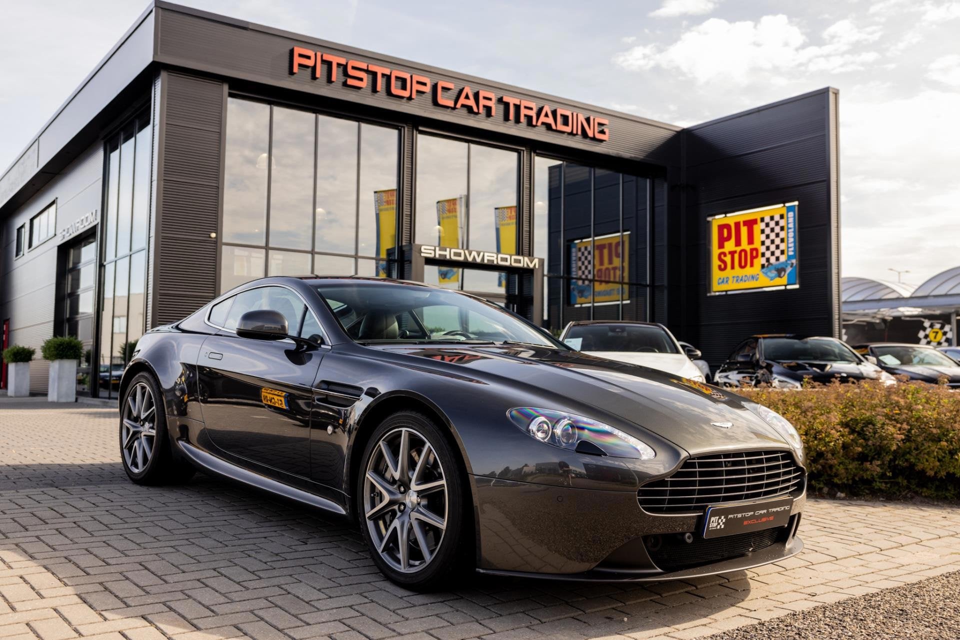 Aston Martin V8 Vantage 4.7 V8 Sportshift 426 PK, Kroymans O, Auto's, Aston Martin, Automaat, Achterwielaandrijving, Gebruikt