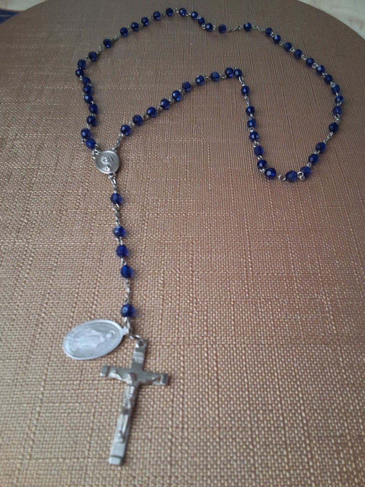 Blauwe Rozenkrans met Zilverkleurige Details, Antiek en Kunst, Ophalen of Verzenden