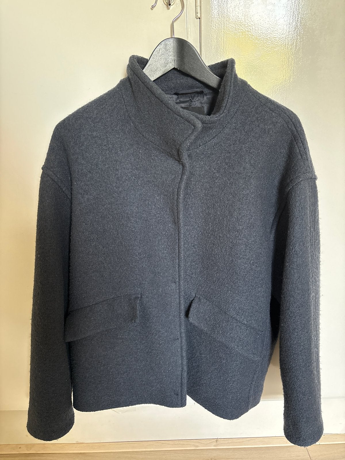 Donkergrijze wollen jas met hoge kraag, Kleding | Dames, Jassen | Winter, Ophalen of Verzenden, Zo goed als nieuw, Maat 38/40 (M)
