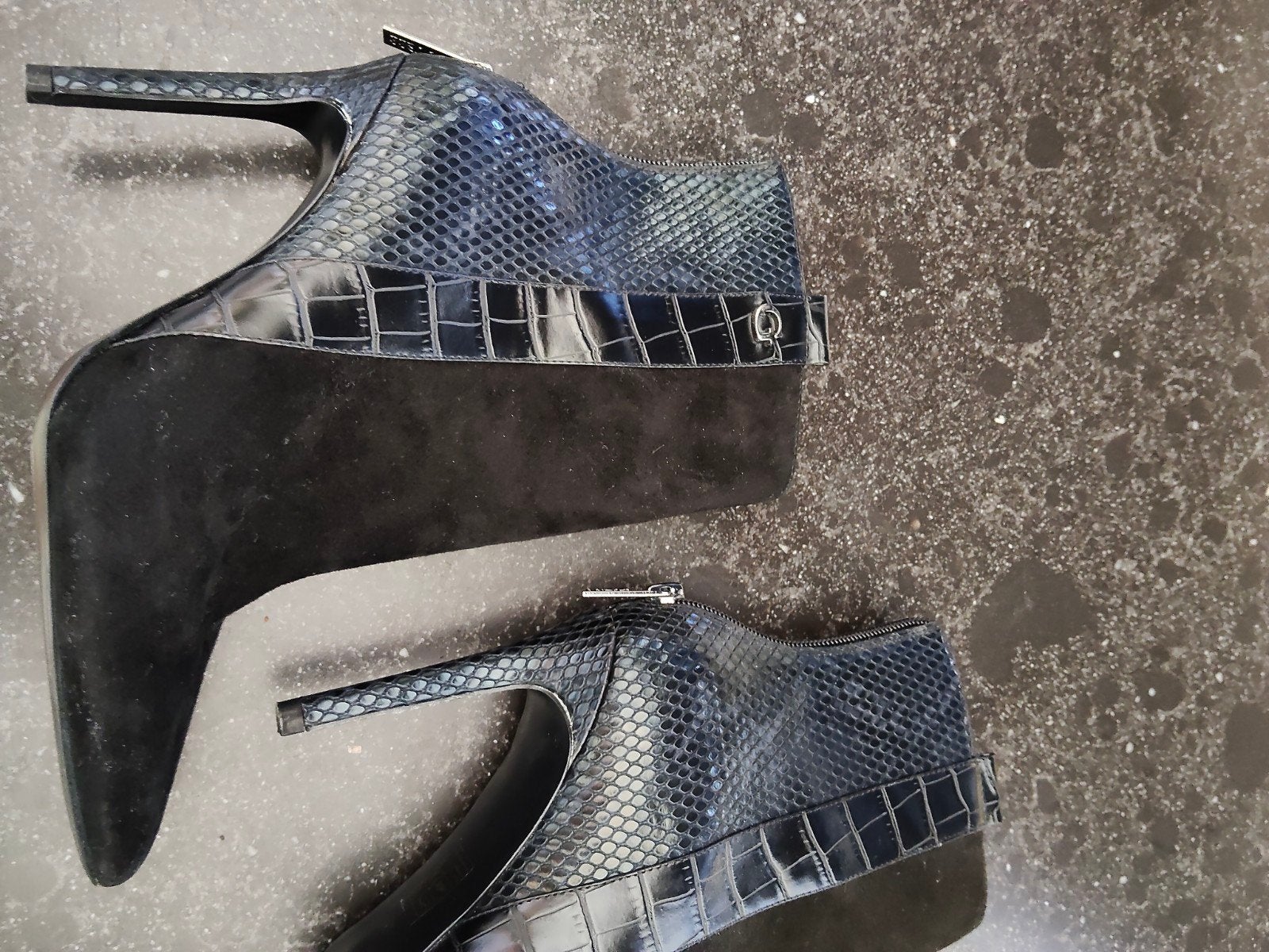 Guess, zwarte enkellaarzen met slangenprint en hoge hak, Kleding | Dames, Guess, Zwart, Nieuw, Ophalen of Verzenden
