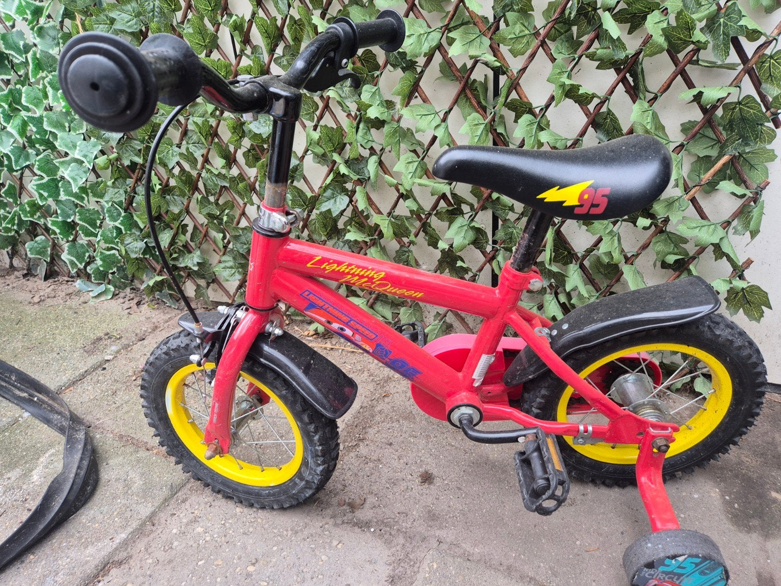 Kinderfiets Cars Lightning McQueen met zijwieltjes, Disney Cars, Zijwieltjes, Gebruikt, Velgrem