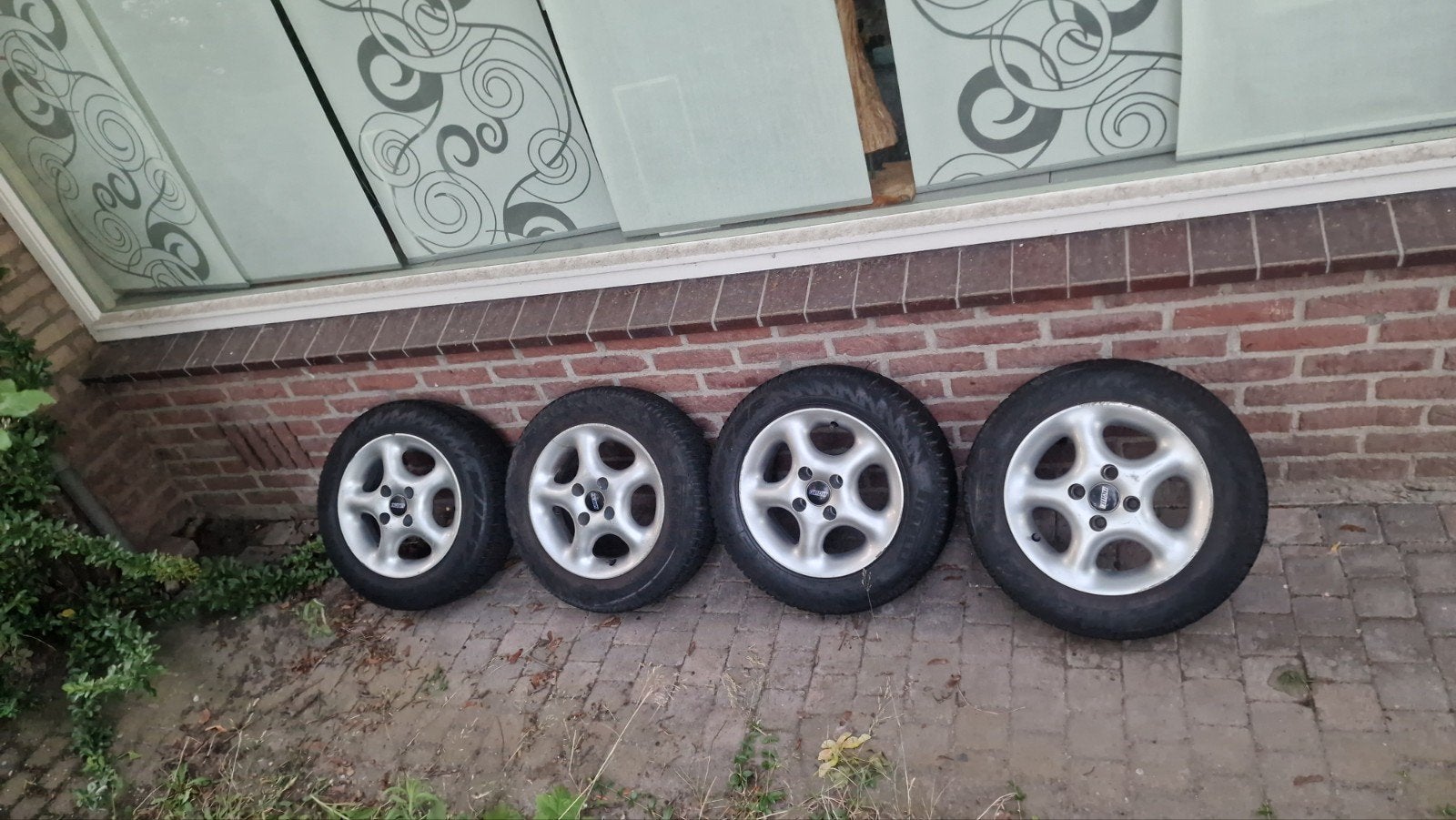 Lichtmetalen velgen met banden 165/65 R13 4x100 ET20 J5.5, Auto-onderdelen, Banden en Velgen, Gebruikt, 13 inch, Banden en Velgen
