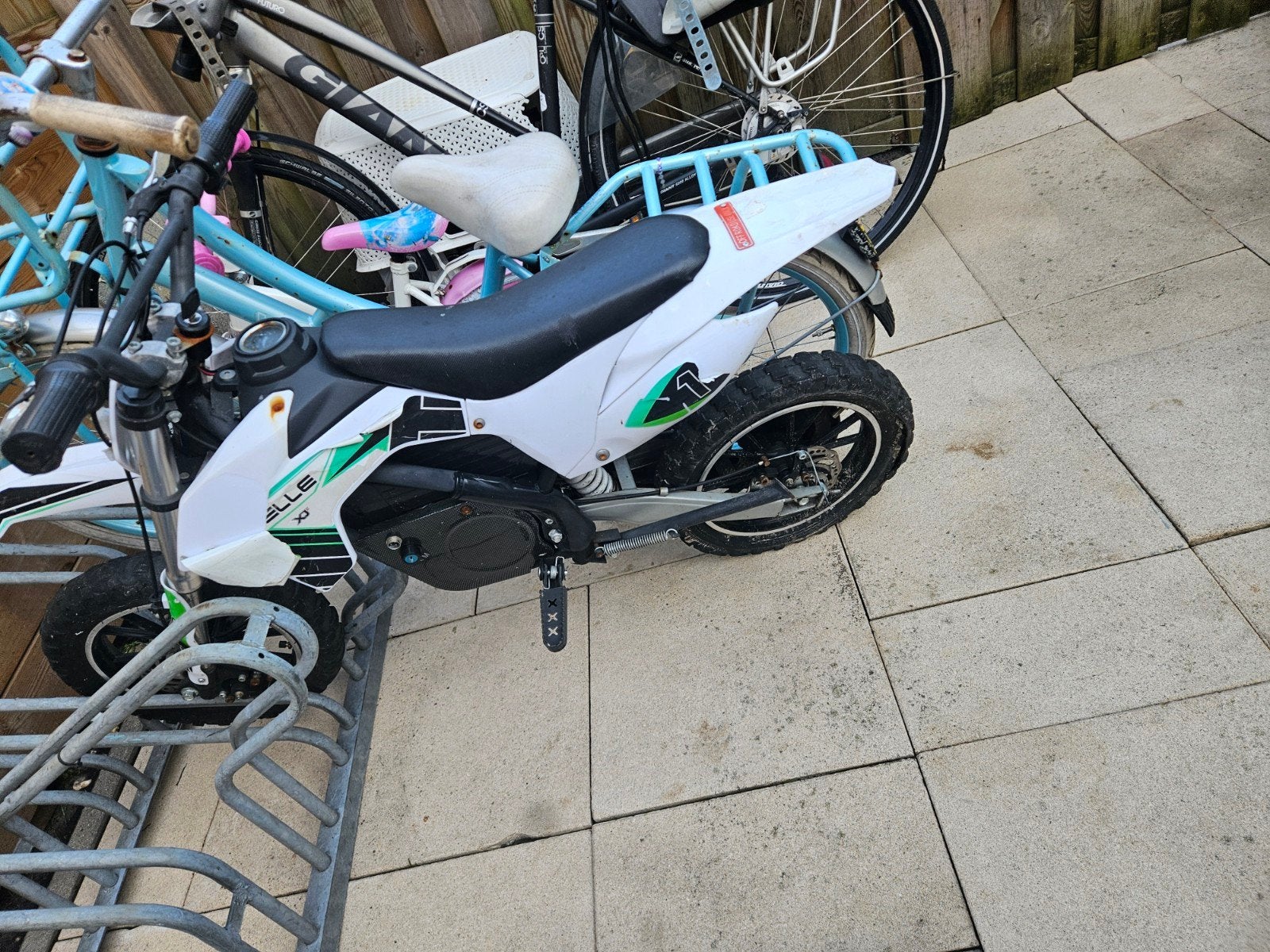 Witte elektrische kinder crossmotor, Ophalen, Gebruikt, Onbekend, Schijfrem
