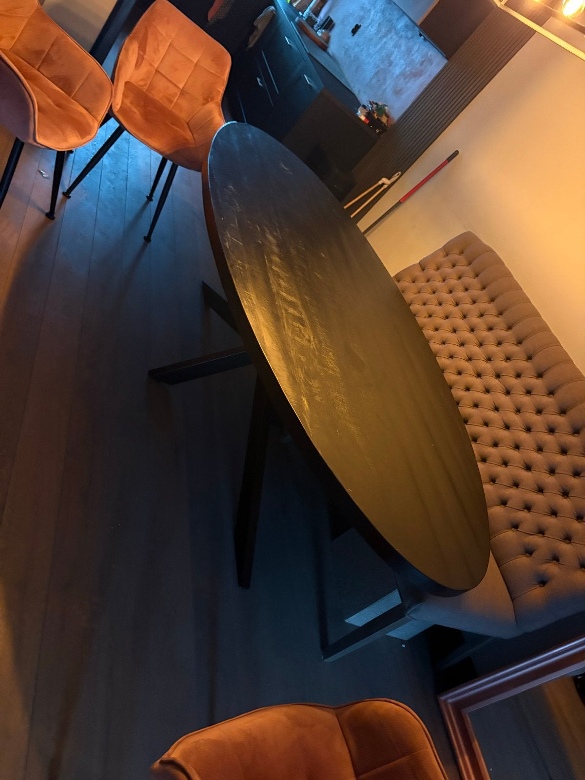 Ovale eettafel met metalen onderstel, Huis en Inrichting, Tafels | Eettafels, Ophalen, Gebruikt, 100 tot 150 cm, 200 cm of meer