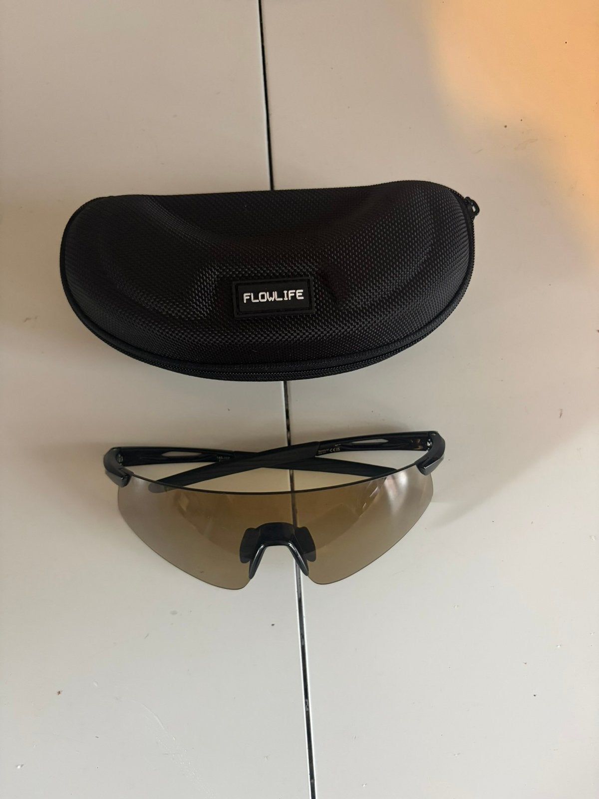 Flowlife sports sunglasses, Zonnebril, Zwart, Zo goed als nieuw, Ophalen