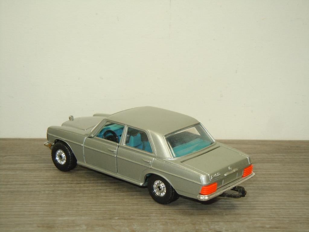 Mercedes 240D - Corgi 285 England, Corgi, Engeland, Auto, Zo goed als nieuw