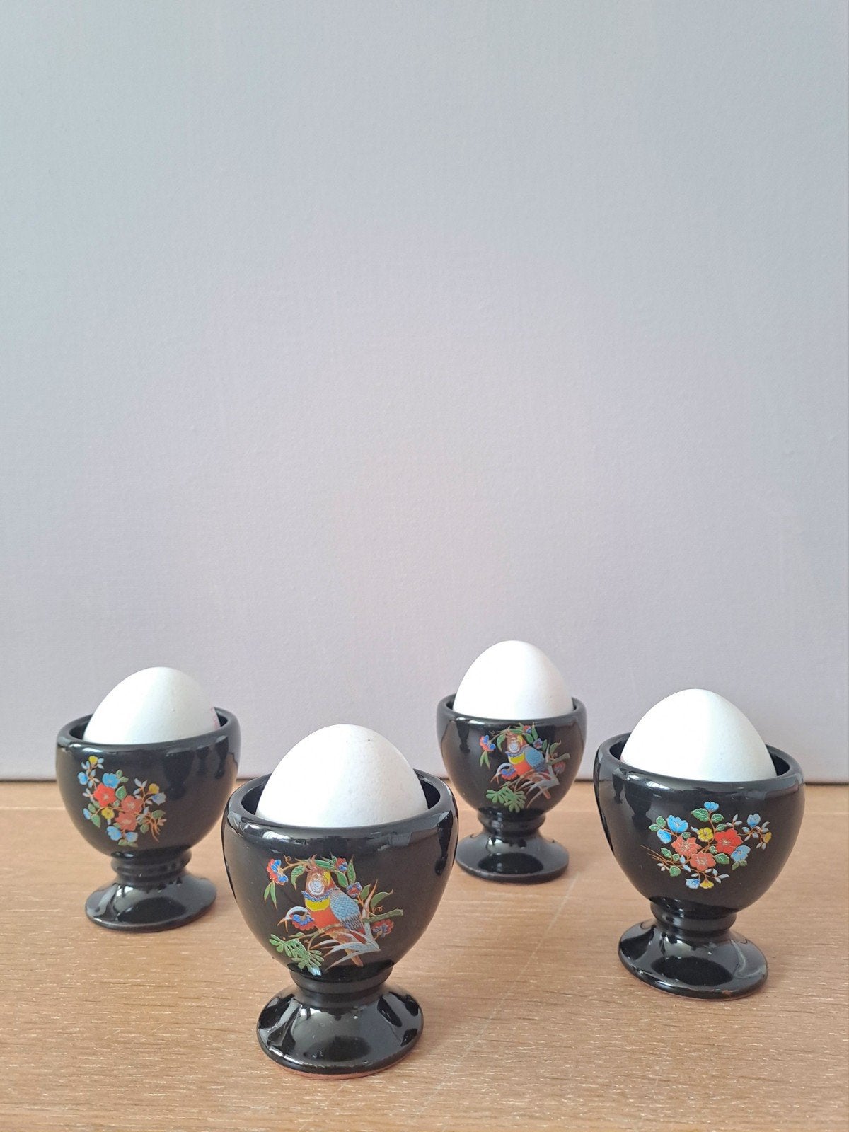 4 Handbeschilderde terracotta eierdopjes Boho/Folk art, Keramiek, Overige typen, Ophalen of Verzenden, Zo goed als nieuw