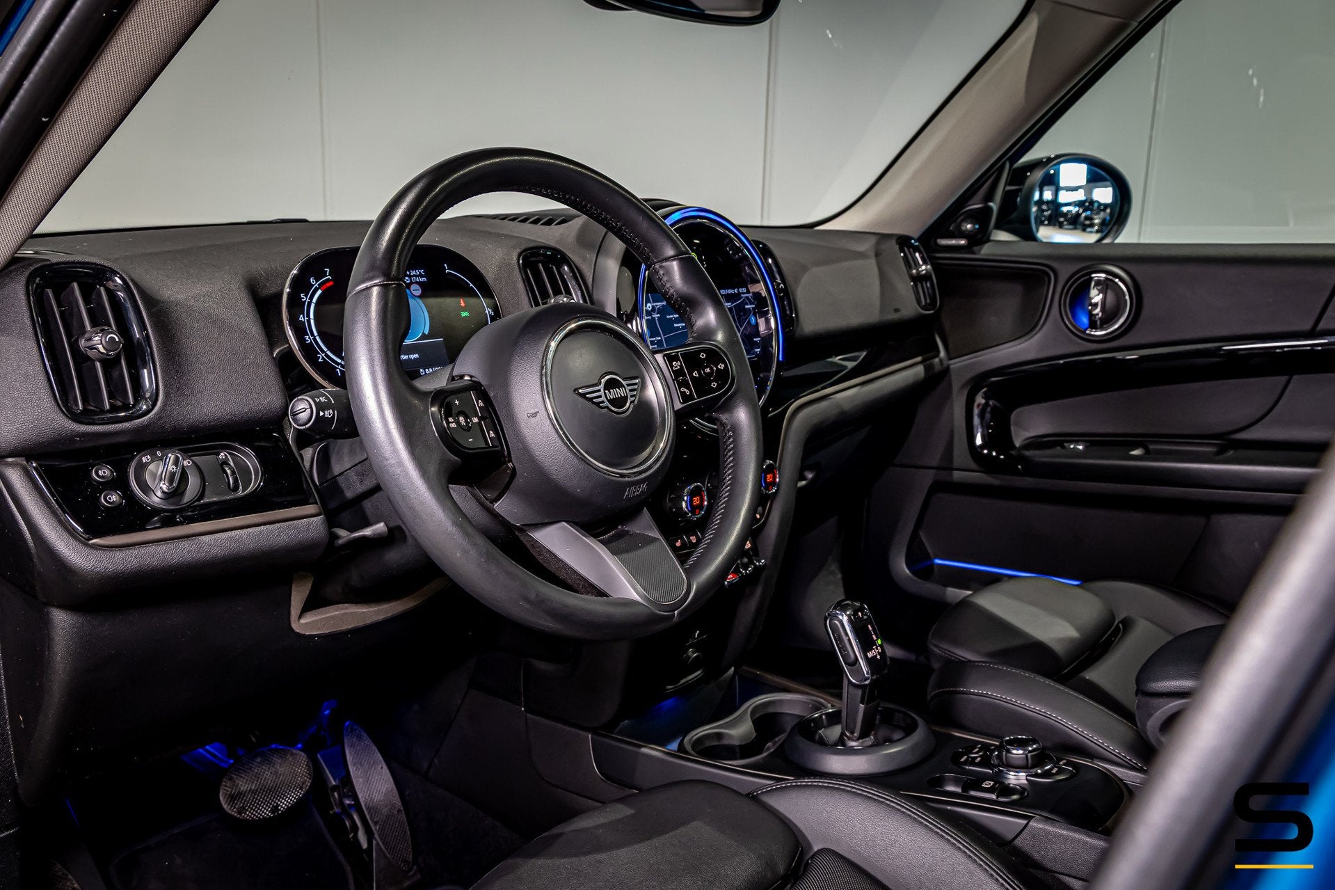 Mini Countryman 1.5 Cooper|Pano|Cam|H&K|E-stoel|Leder|Dealer, Auto's, Mini, 136 pk, Gebruikt, Zwart, Countryman