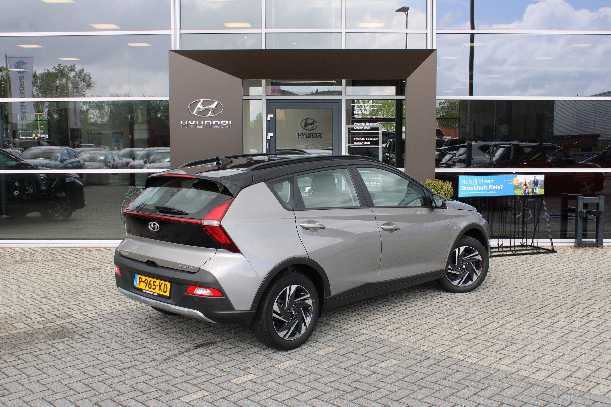 Hyundai BAYON 1.0 T-GDI Comfort Smart | Automaat | Navigatie, Auto's, 12 maanden, 450 kg, Gebruikt, Euro 6