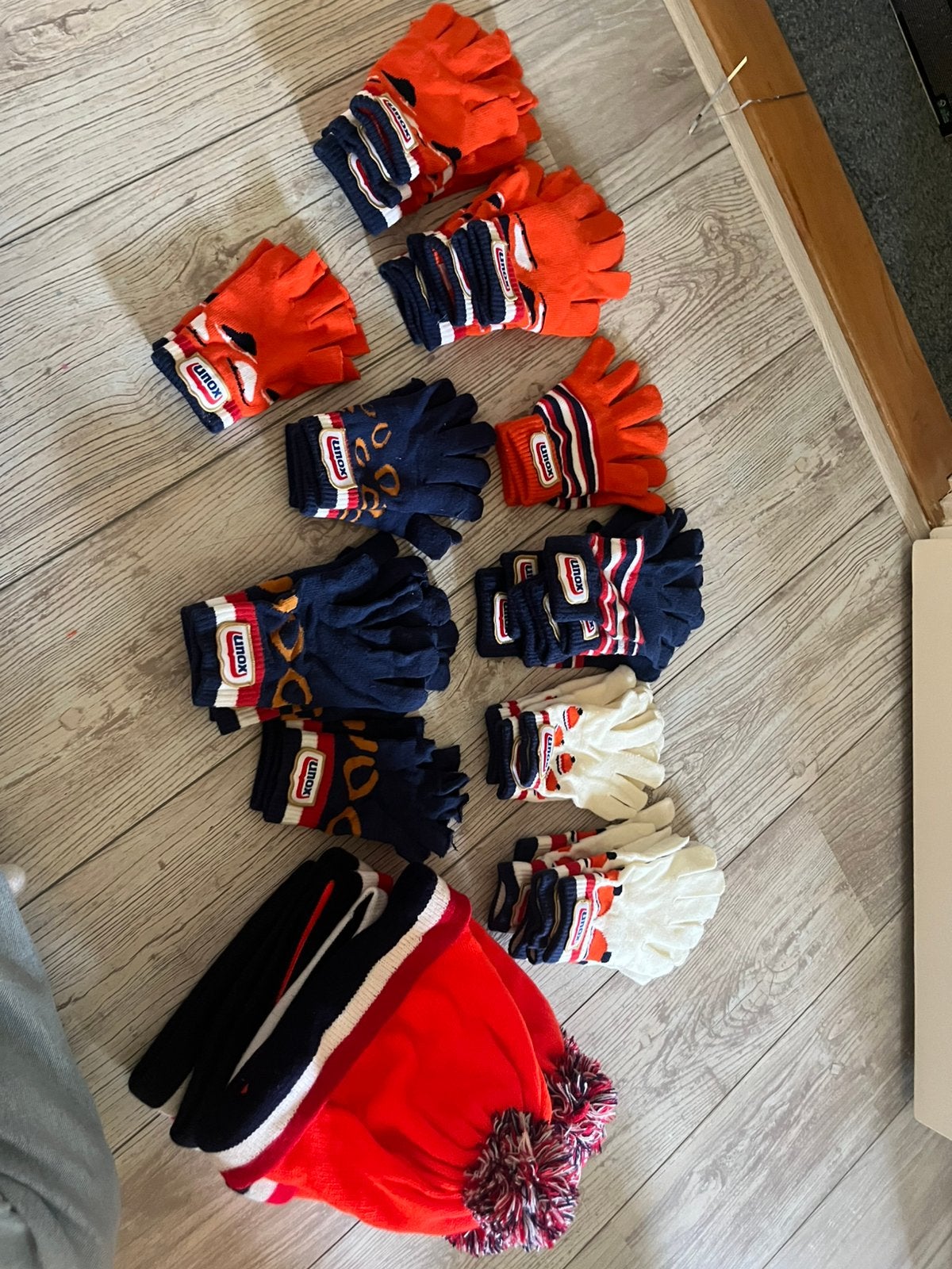 Set unox handschoenen en mutsen, Ophalen of Verzenden, Zo goed als nieuw, Jongen of Meisje, Handschoenen