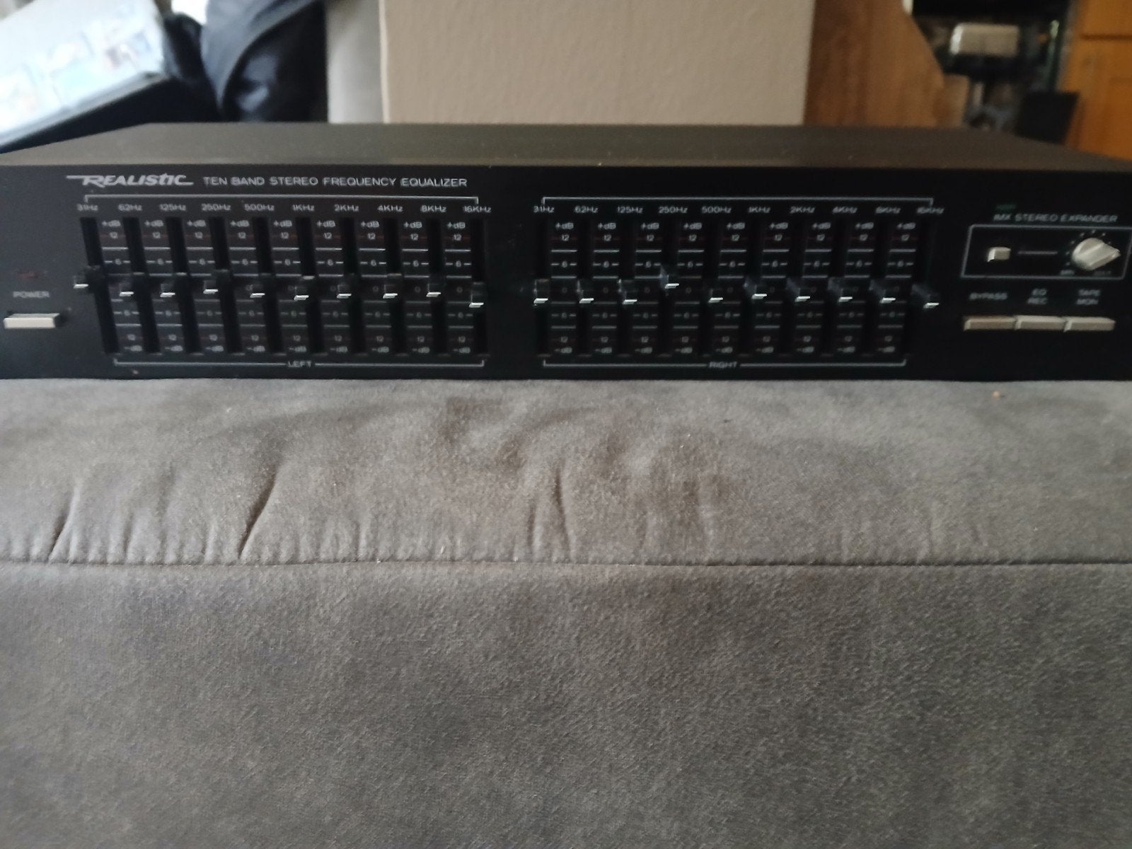 Realistic Ten Band Stereo Frequency Equalizer Model 31-2000, Ophalen of Verzenden, Minder dan 60 watt, Overige merken
