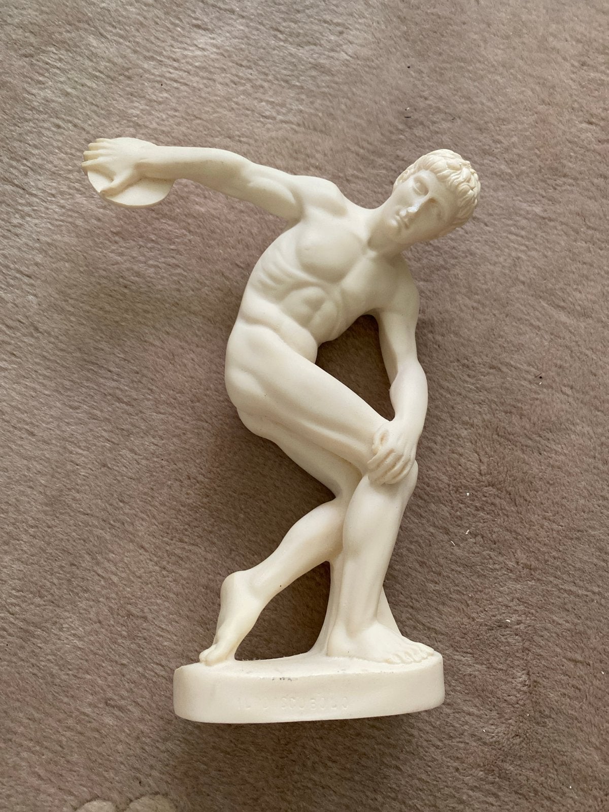Klassiek beeld van discuswerper - Griekse mythologie 22 cm, Antiek en Kunst, Minder dan 20 cm, Gips, Ophalen of Verzenden, Op sokkel