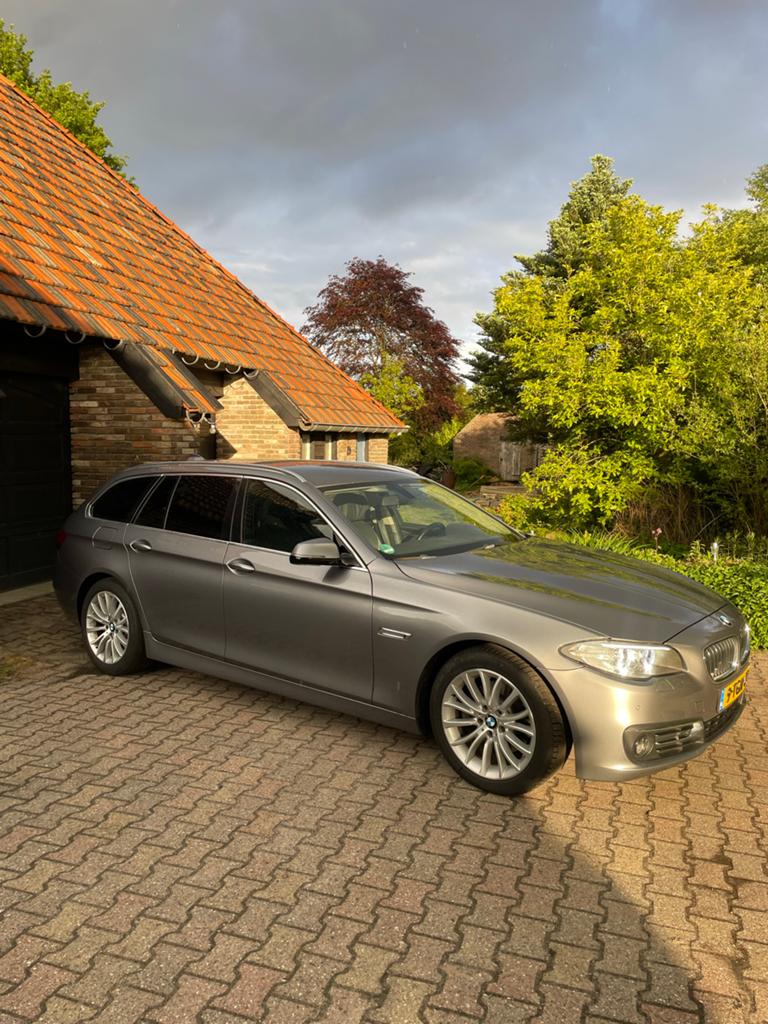 BMW 5-Serie 2.0 520I AUT 184 PK Sedan 2014 Grijs, Zwart, 4 cilinders, 2000 kg, Stationwagon