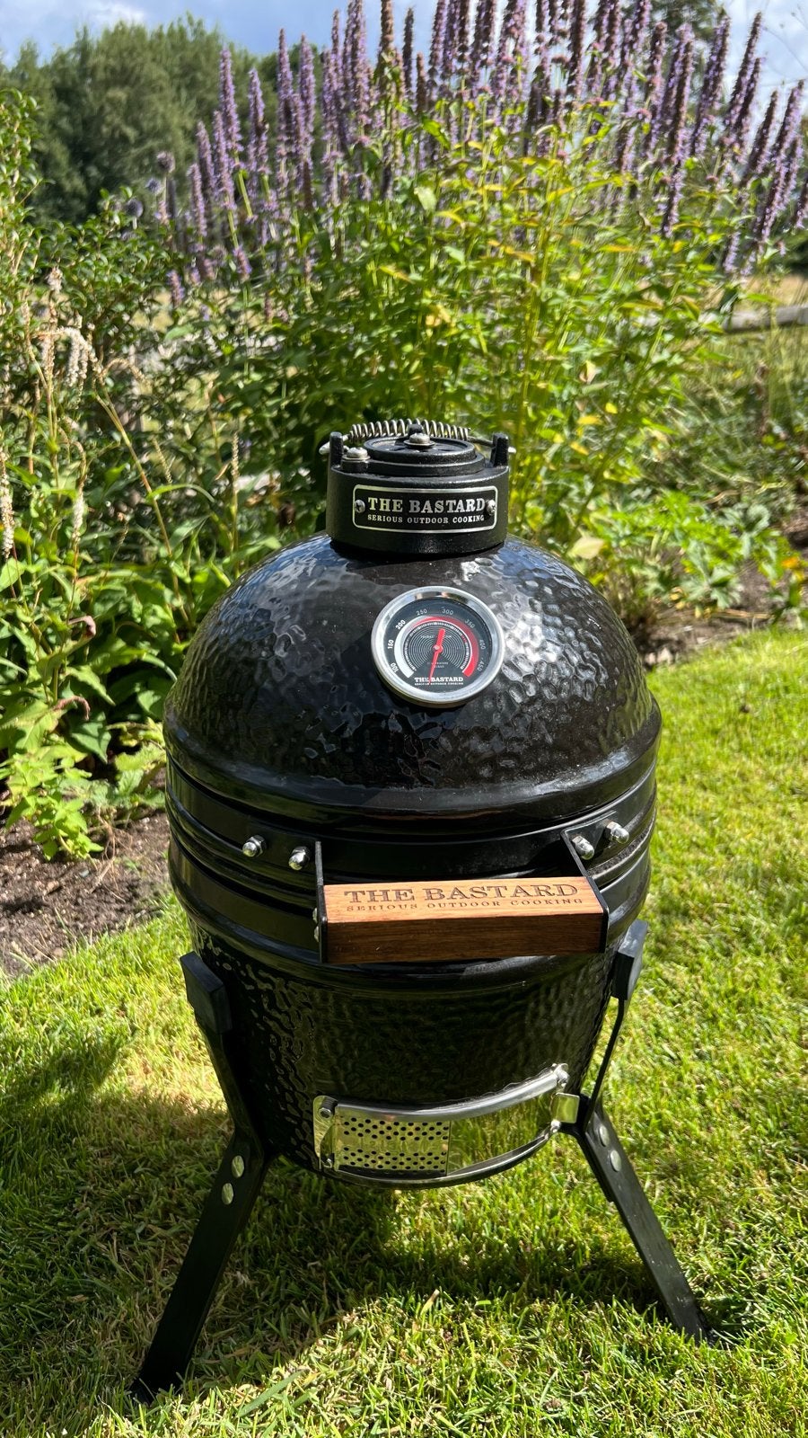 The Bastard Small kamado / BBQ, Ophalen, Gebruikt, Met accessoires