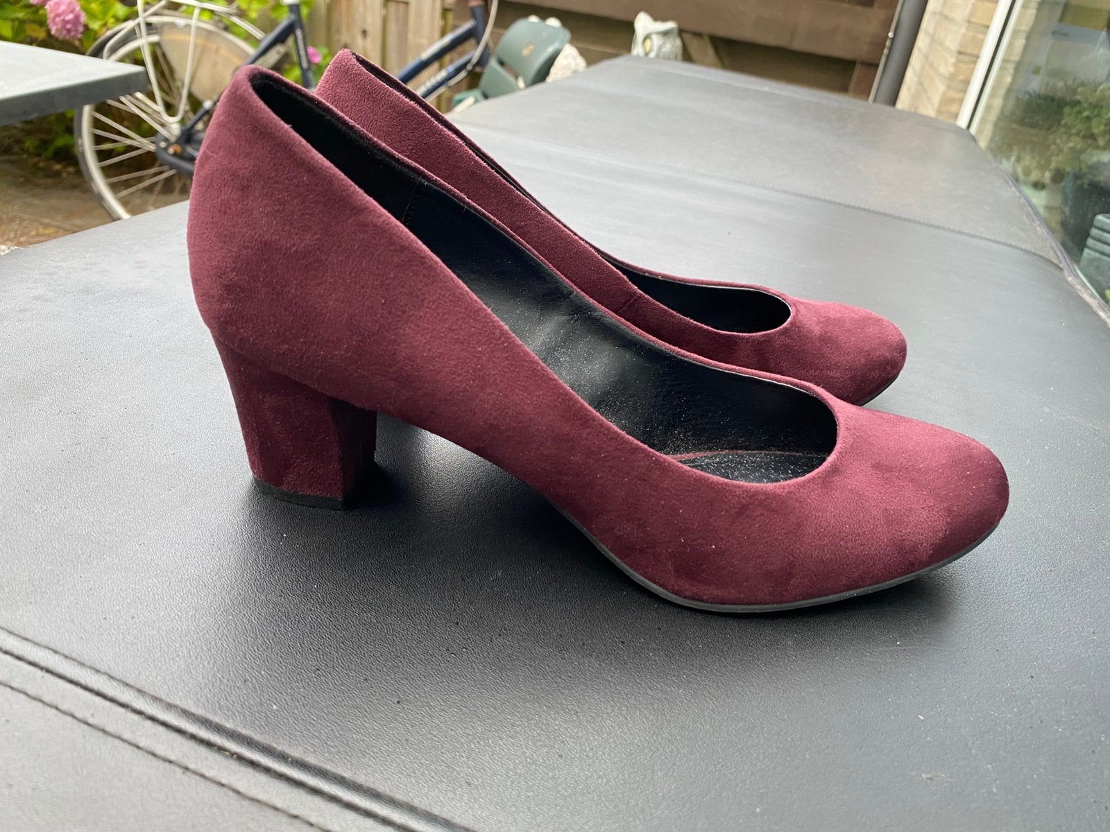 Aubergine suedine pumps van Graceland maat 41. ZGAN, Pumps, Overige kleuren, Ophalen of Verzenden, Zo goed als nieuw