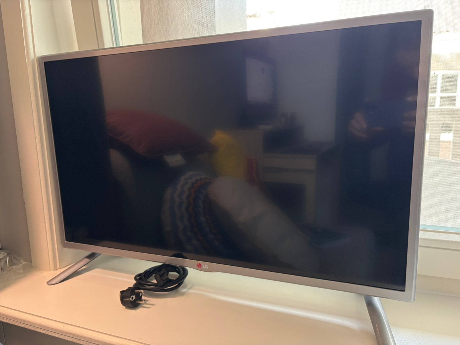 LG 32LB570V 32" Full HD TV + Amazon Fire TV Stick 4K Max, Ophalen, LED, 50 Hz, Zo goed als nieuw