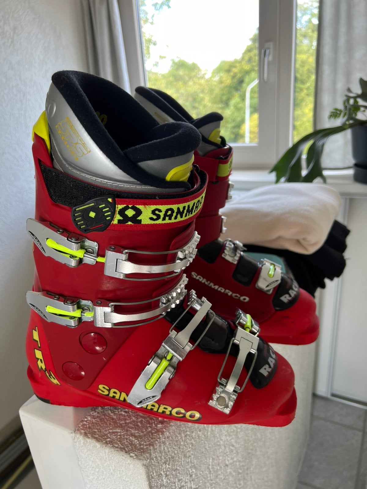 Ski schoenen en snowboard schoenen maat 41 merk Salomon, 160 tot 180 cm, Gebruikt, Schoenen, Skiën