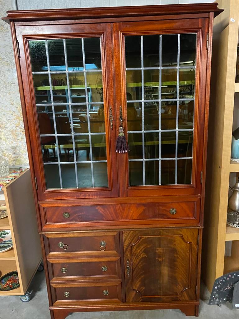 Mooi vitrine kastje ( met glas in lood ruitjes), Ophalen, Gebruikt, 50 tot 100 cm, Glas