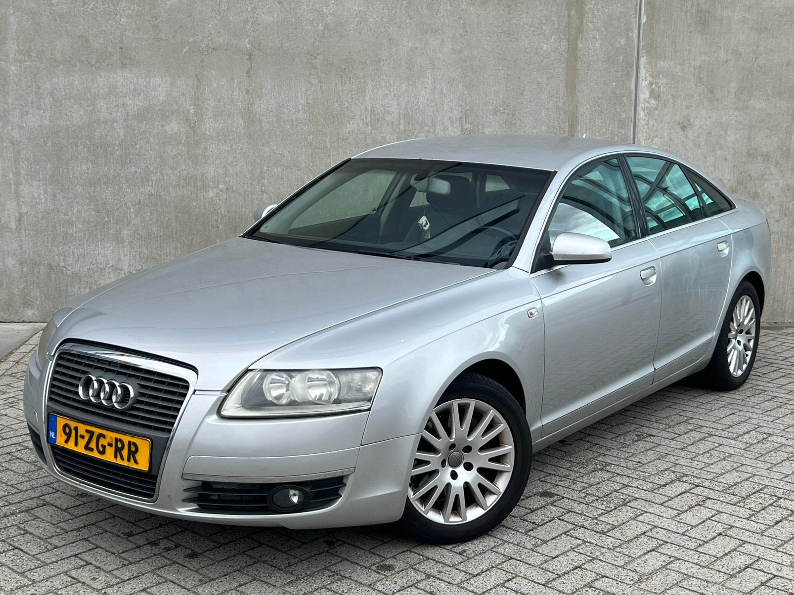 Grijze Audi A6 2.0 TFSI Sedan 170PK Benzine/APK/Airco/Navi!, Auto's, Dealer onderhouden, Zwart, 4 cilinders, 1984 cc
