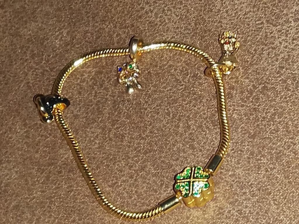 Goudkleurige bedelarmband met klaversluiting 20cm, Sieraden, Tassen en Uiterlijk, Ophalen of Verzenden, Goud, Overige materialen