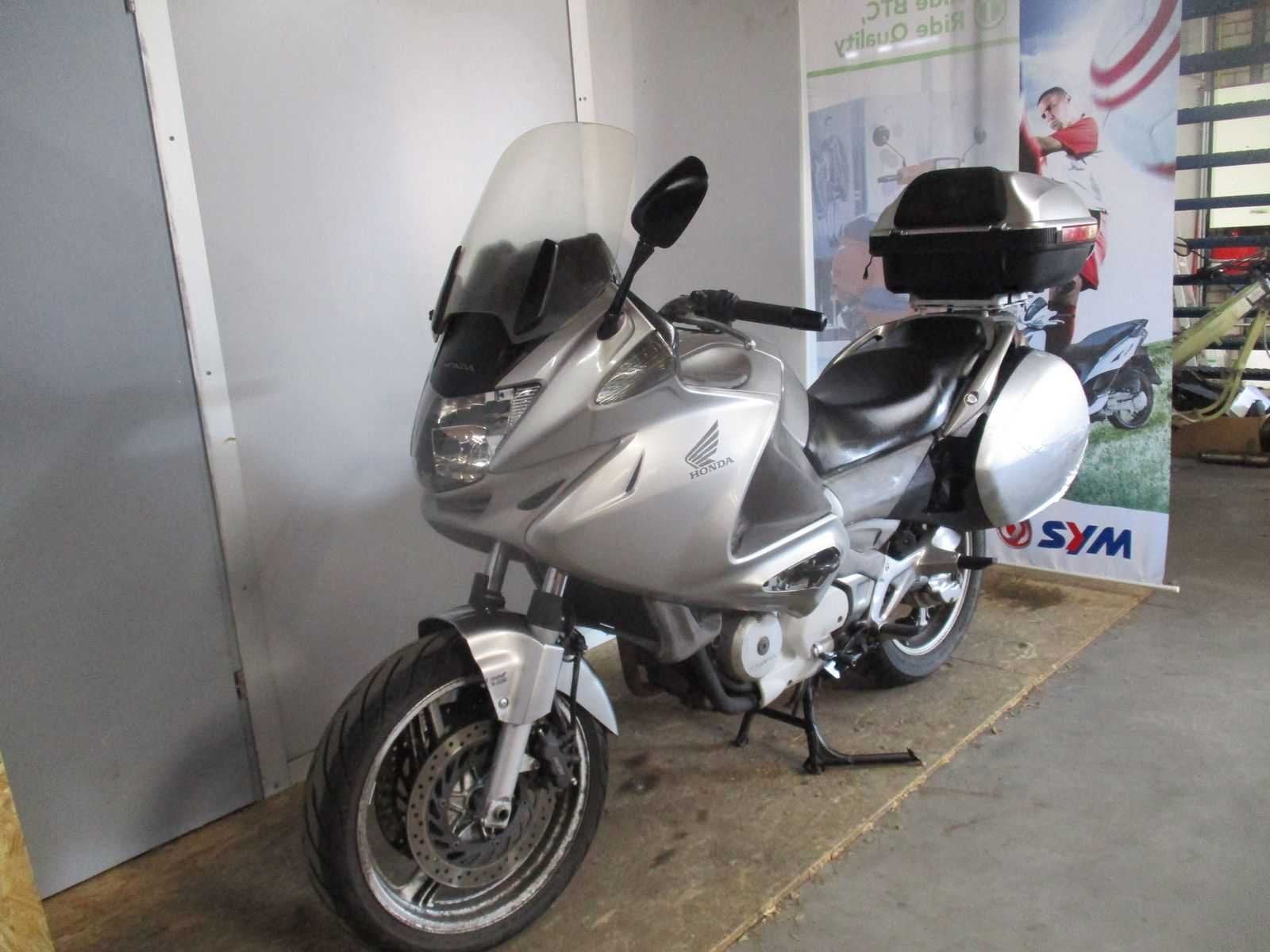 Honda - Tour MOTORFIETS - NT 700 Deauville ABS - Motorcycle, Motoren, Motoren | Honda, Bedrijf, Overig