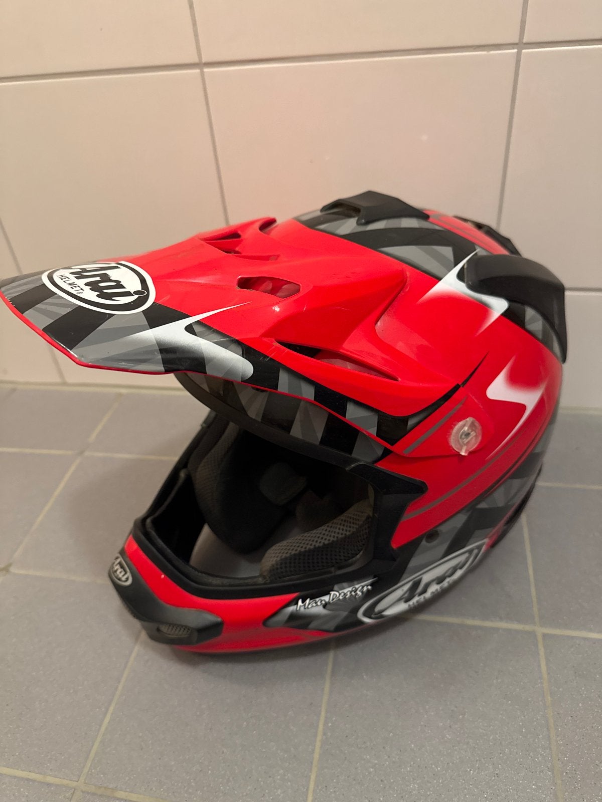 Arai MX-V Offroadhelm - Rood/Zwart - Maat XL (62cm), Ophalen, Arai, L, Tweedehands