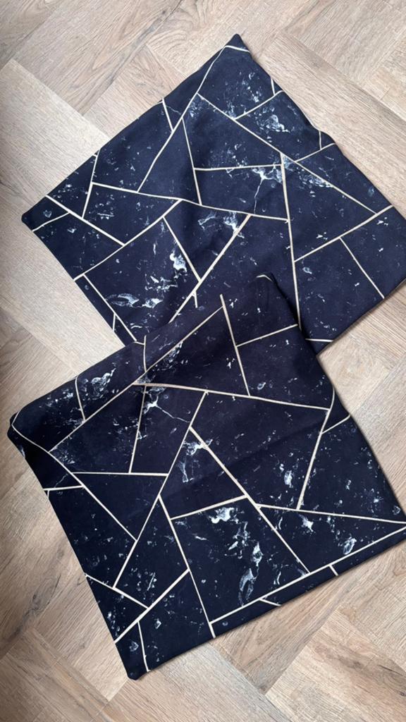 2 Kussenhoesjes symmetrisch/zwart/marmer 45x45cm (velours), Ophalen of Verzenden, Zo goed als nieuw, Wit, Vierkant