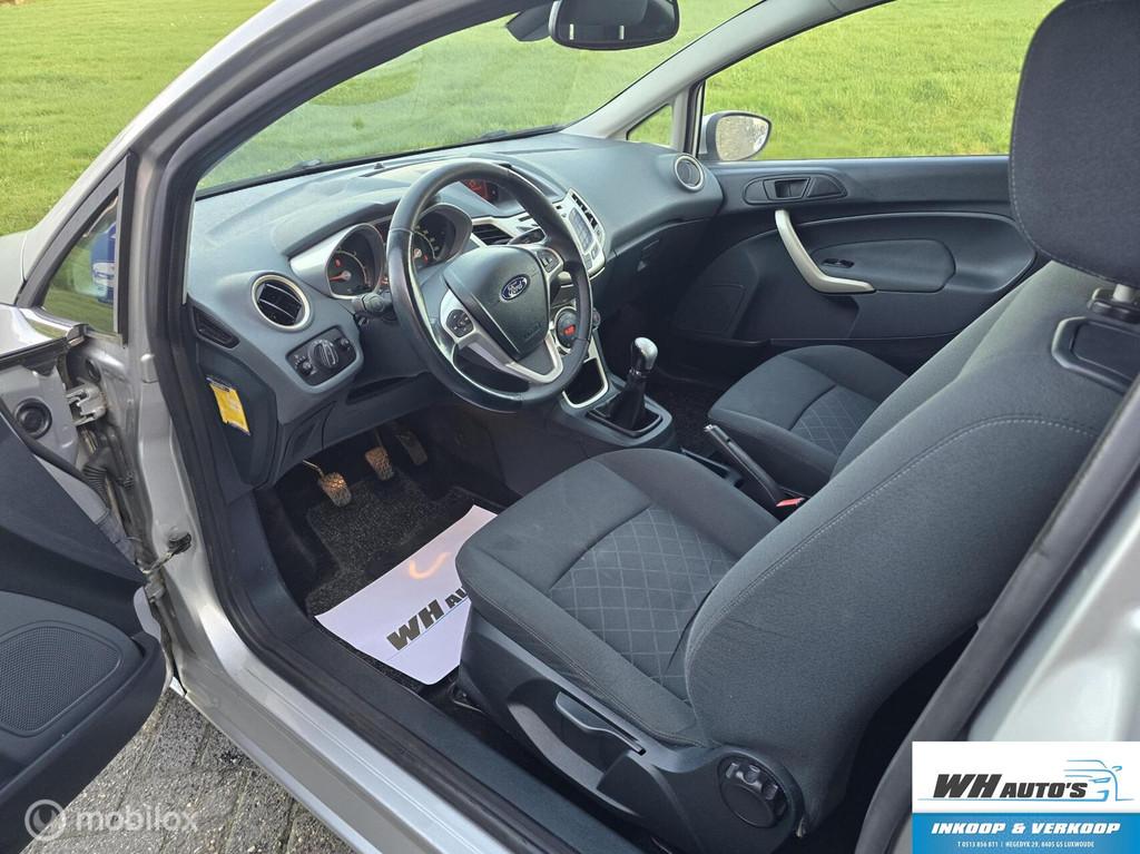 Ford Fiesta 1.25 Ghia nette auto!, Auto's, Voorwielaandrijving, Electronic Stability Program (ESP), 82 pk, Origineel Nederlands
