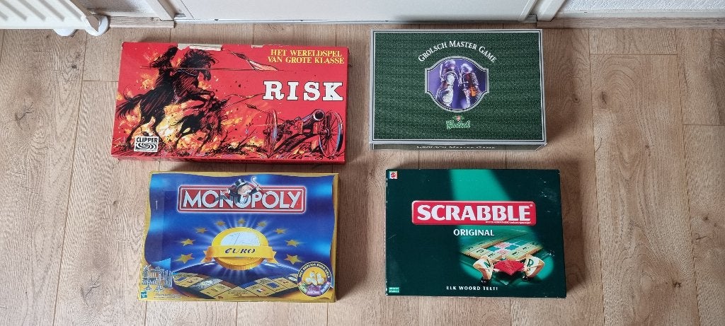 Bordspellen: Risk, Monopoly, Grolsch Master, Scrabble, Drie of vier spelers, Ophalen of Verzenden, Gebruikt, Clipper, Parker Brothers, Hasbro