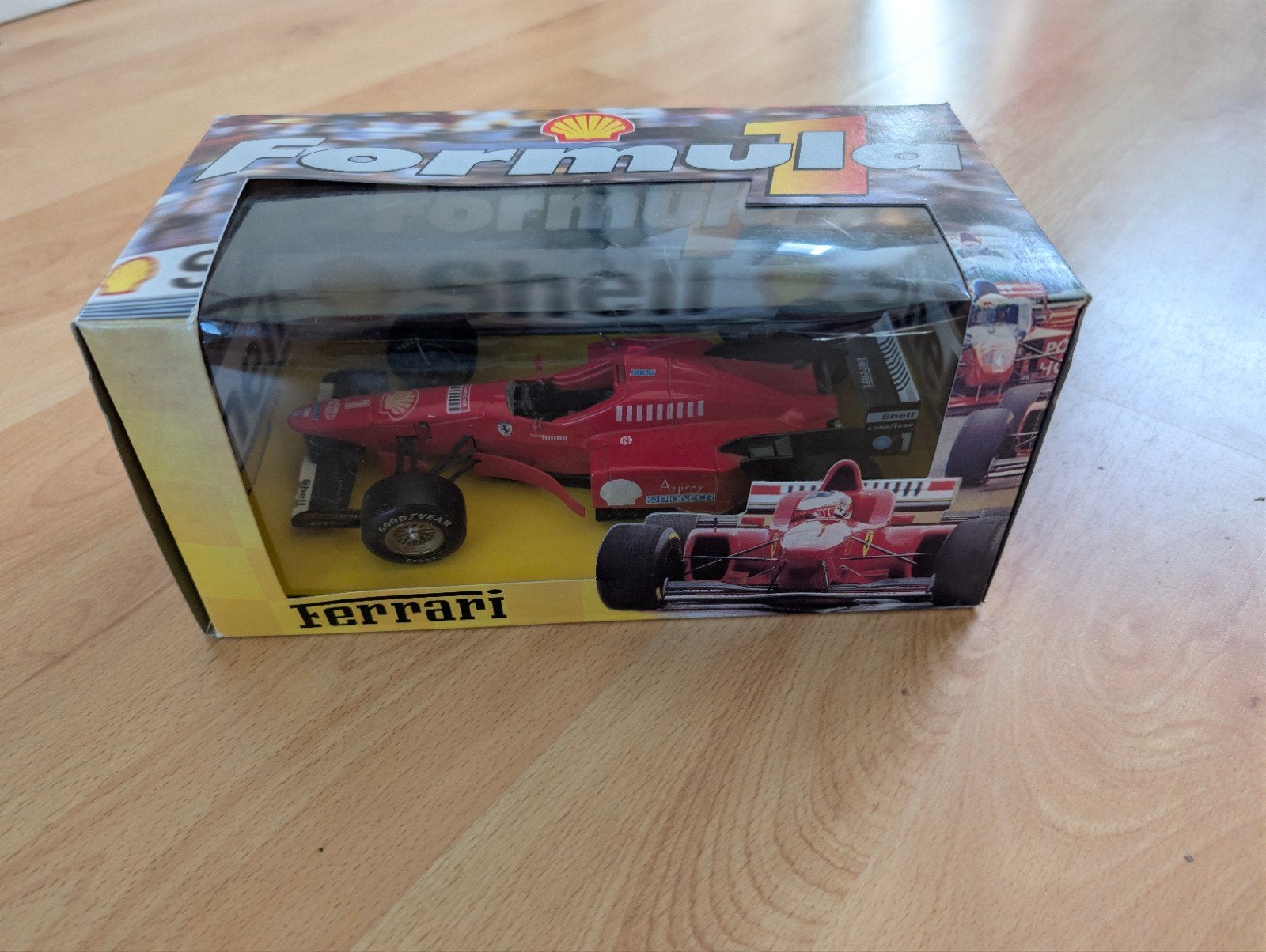 Shell Ferrari F310 schaalmodel 1:20, Ophalen of Verzenden, Bburago